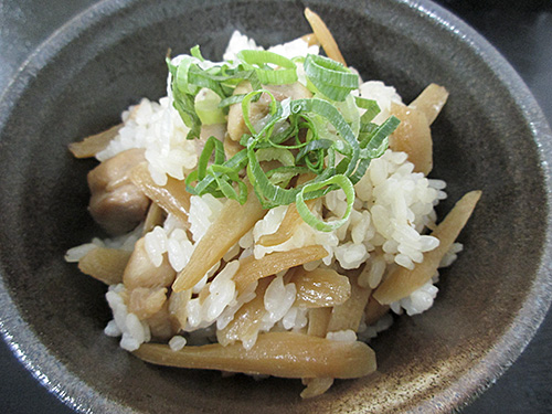 鶏ごぼうごはん