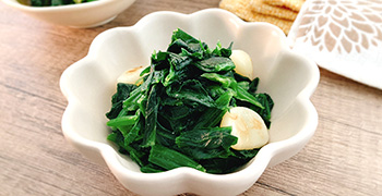 ほうれん草のにんにく塩麹和え